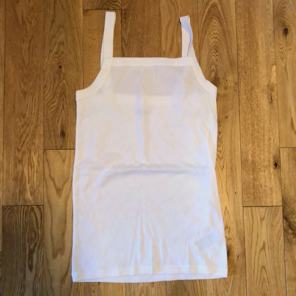 Old Navy white tank top slim fit